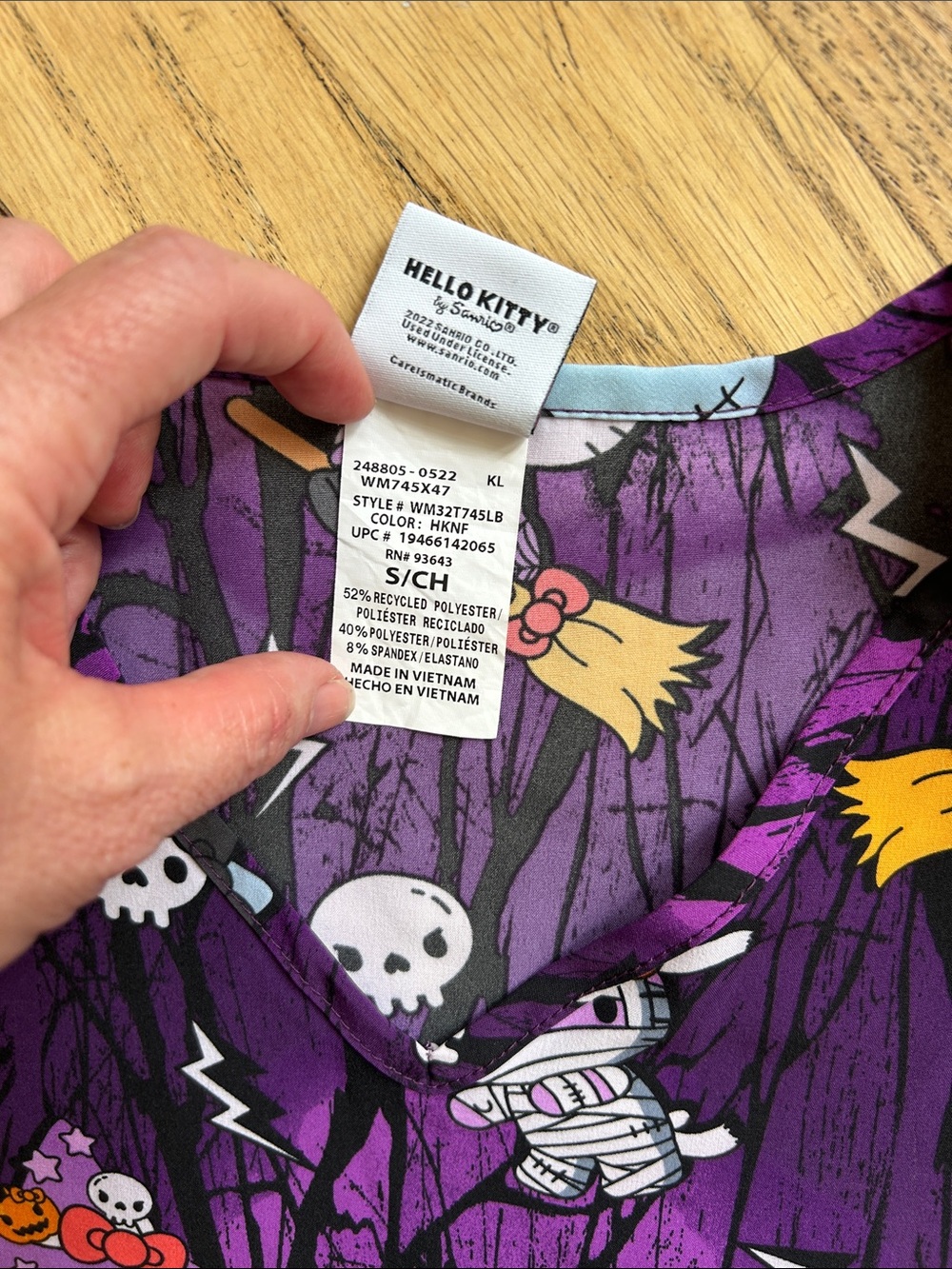 Hello Kitty Halloween Print Short Sleeve scrub top - Picture 5 of 6